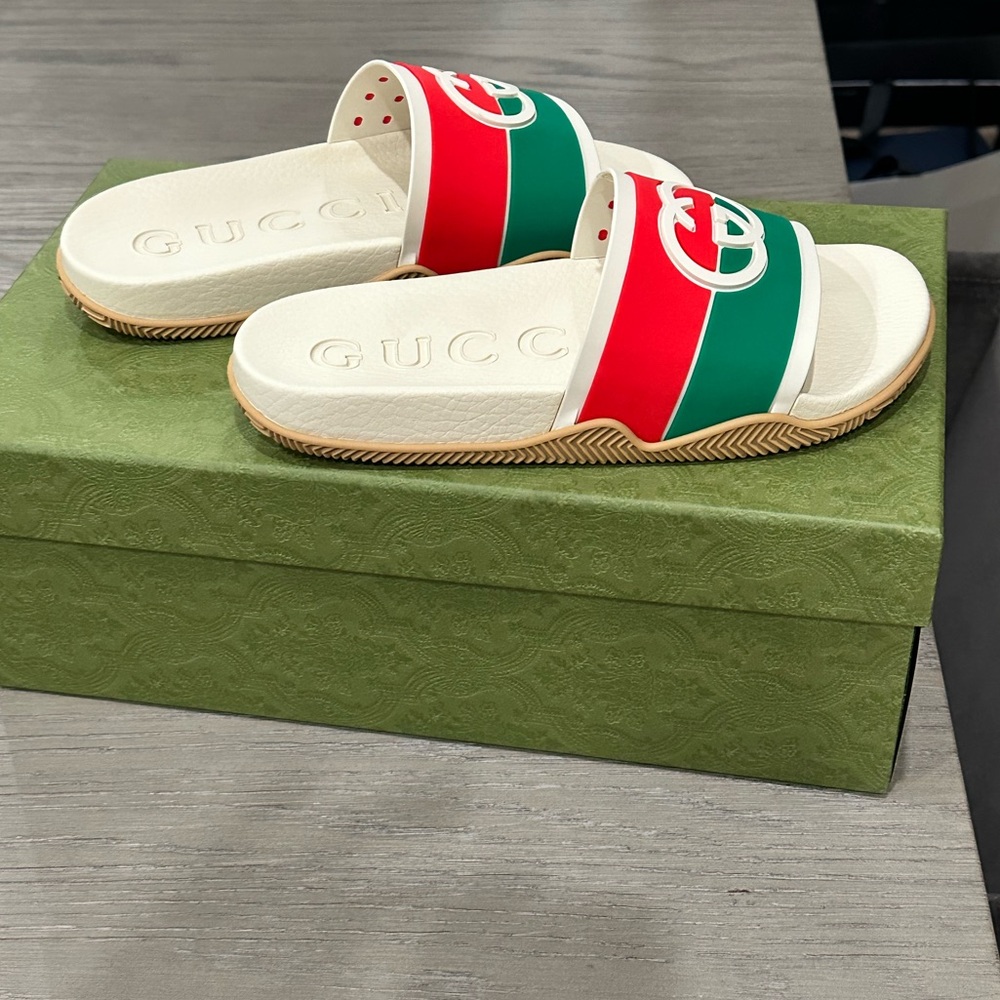 Gucci Rubber Slides - Picture 3 of 11